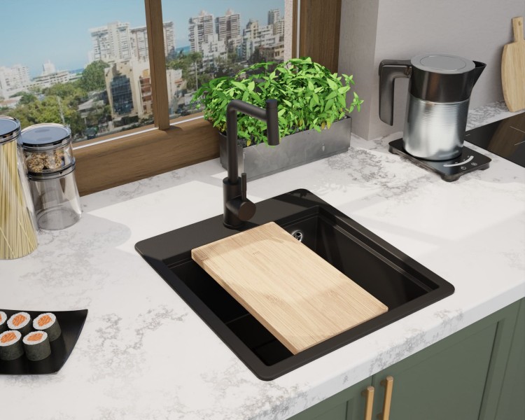 comfort_00m_black_chopboard_kitchen_window_1920_1536.jpg
